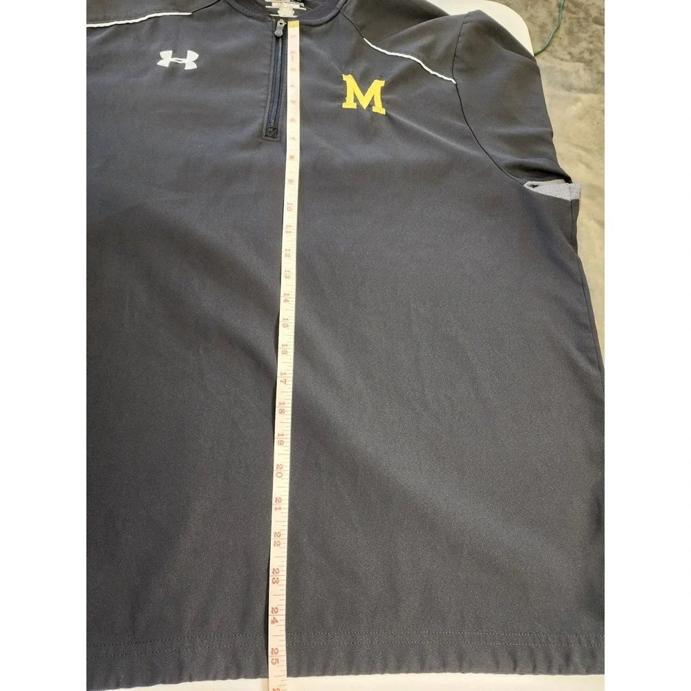 Under Armour Michigan Wolverines Mens Large 1/4 Zip Short Sleeve Windshirt Gray
